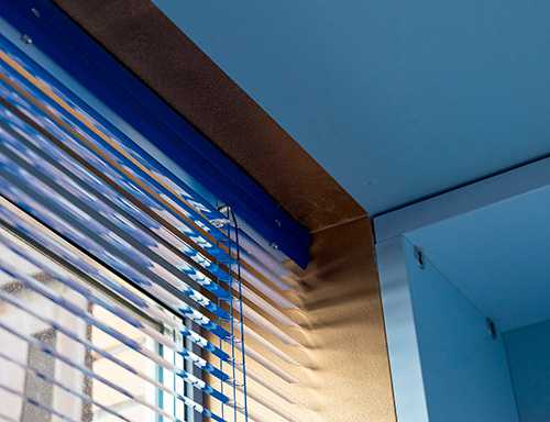 Горизонтальные алюминиевые жалюзи 25мм. Моторизация